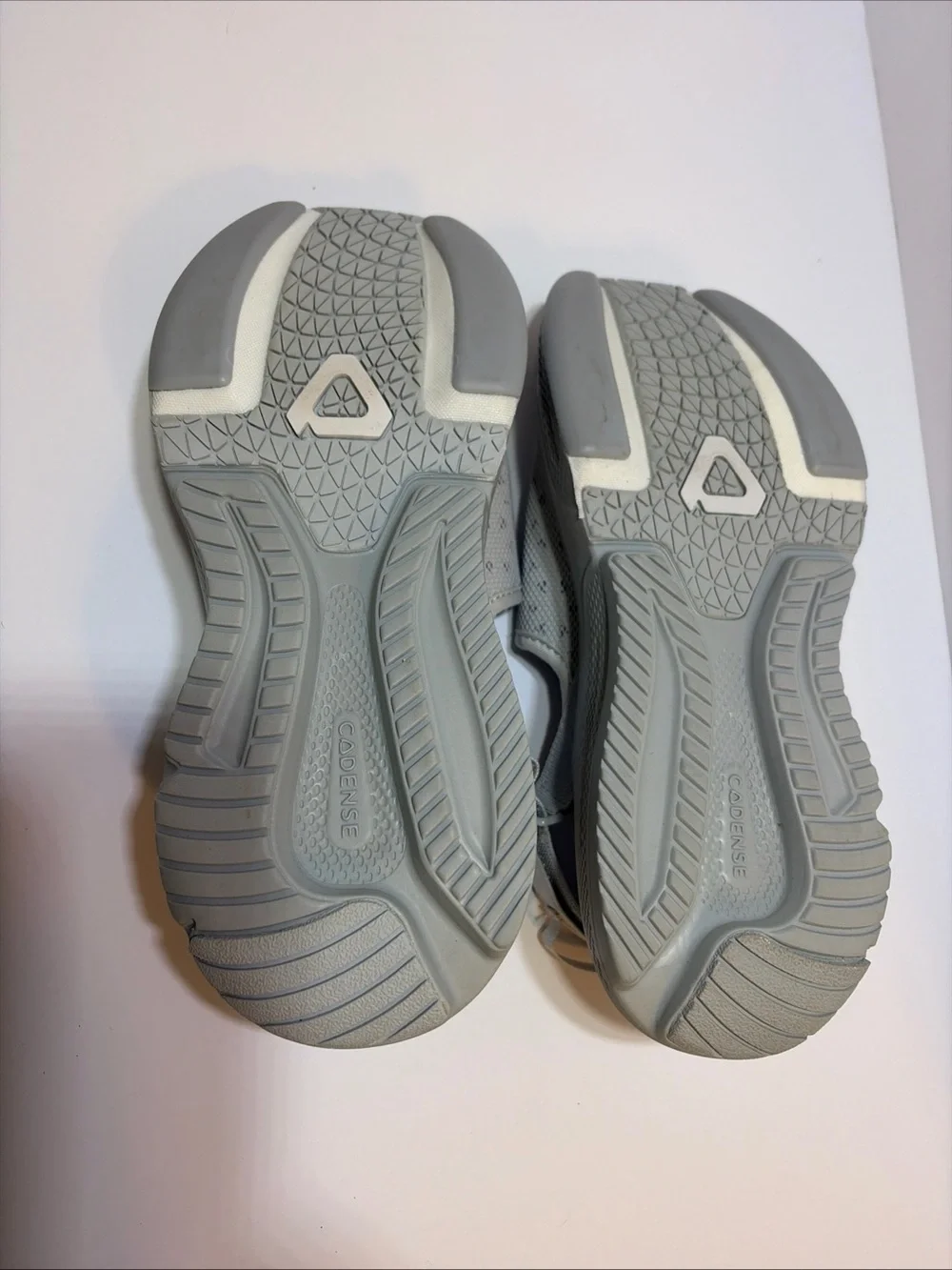 Cadense AERIO lite gray men’s size 10 sandals